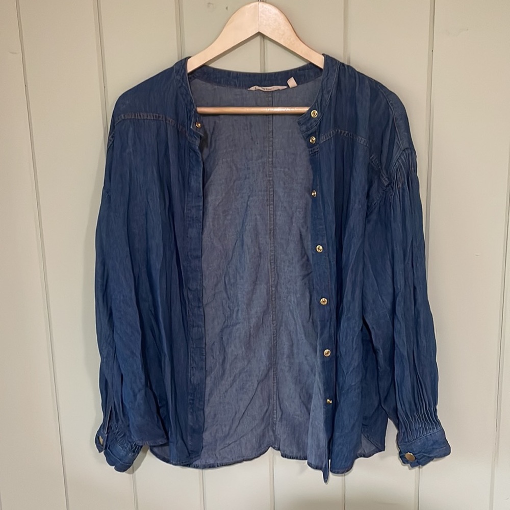 Soft Surroundings Chambrey Button Up Medium